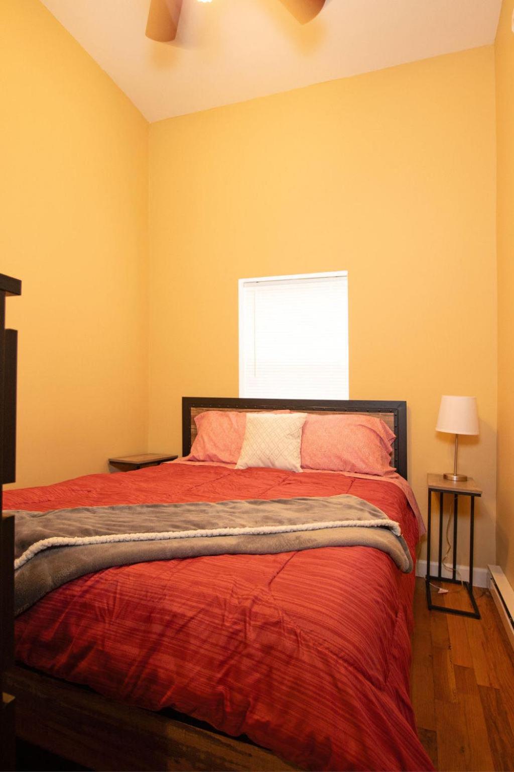 Apartment Quiet, Gated Oasis Near Downtown *