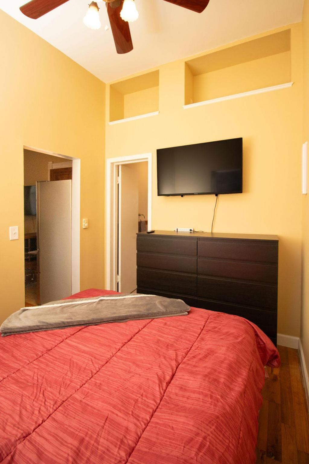 Quiet, Gated Oasis Near Downtown Apartment Lexington