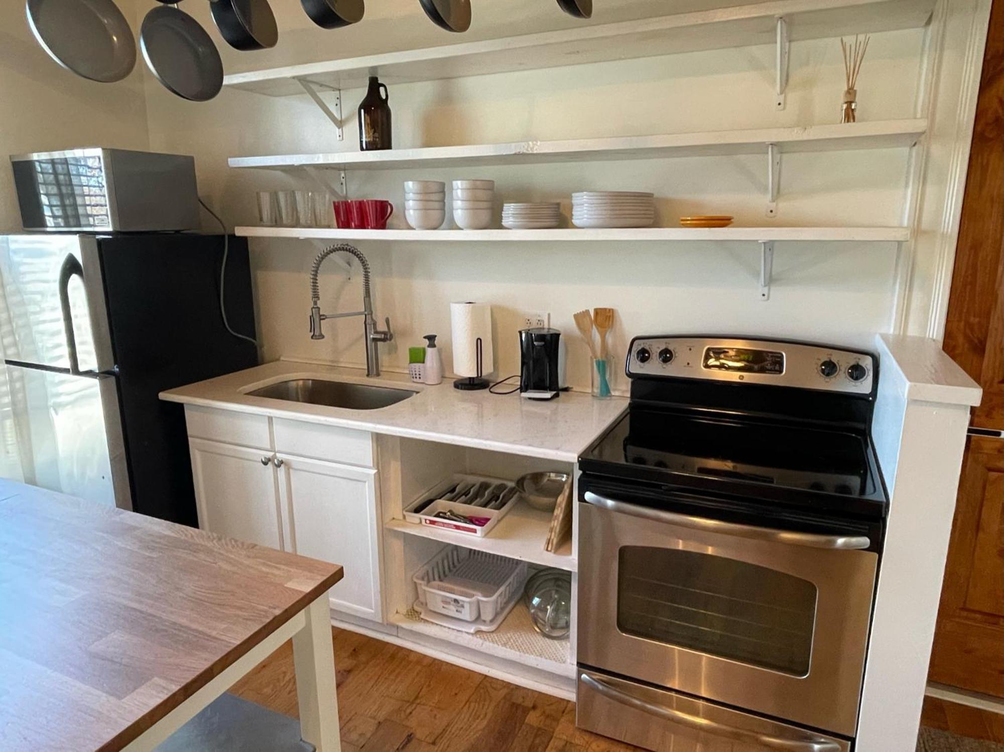 Quiet, Gated Oasis Near Downtown Apartment