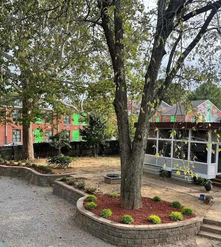 Quiet, Gated Oasis Near Downtown *