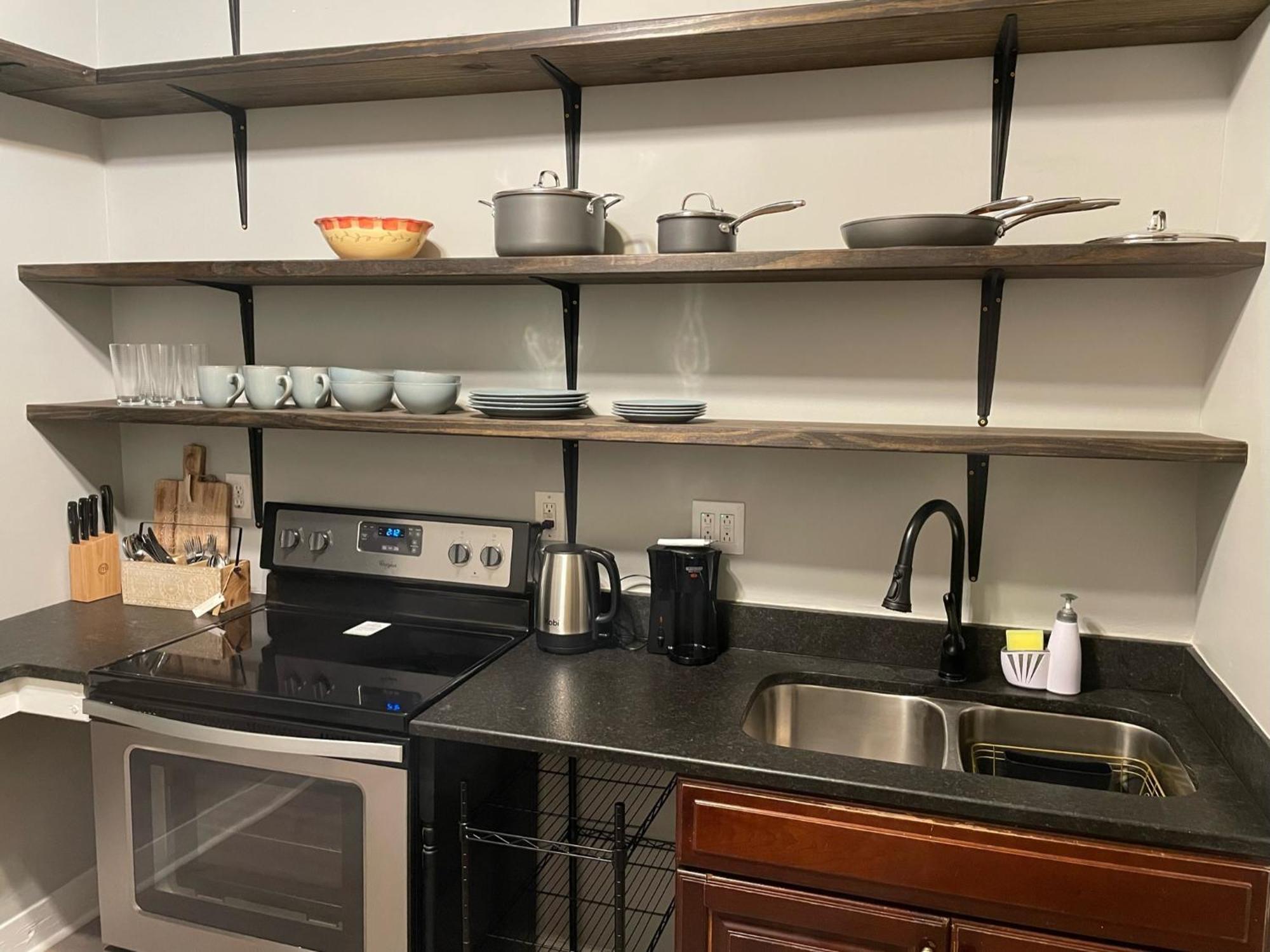 Quiet, Gated Oasis Near Downtown Apartment Lexington