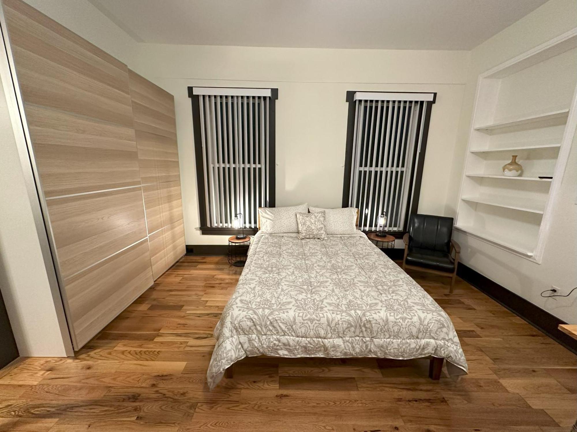 Quiet, Gated Oasis Near Downtown Apartment Lexington